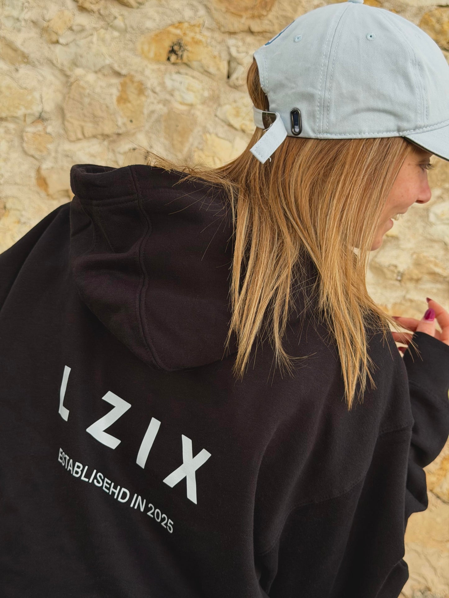 LZIX - Core Hoodie Black
